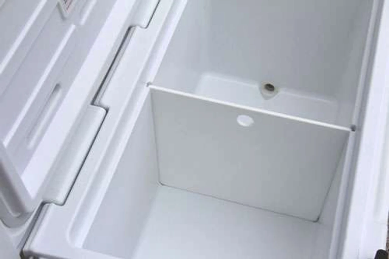 Engel DeepBlue Cooler Dividers 2 Engel DeepBlue Cooler Dividers - Image 2